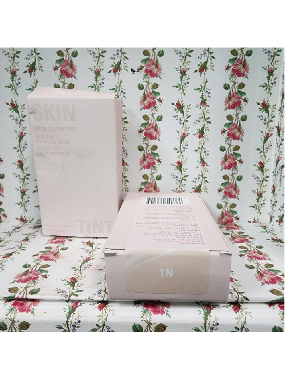 Kylie Skin Tint Blurring Elixir in shade 1N
#kylie #blurring